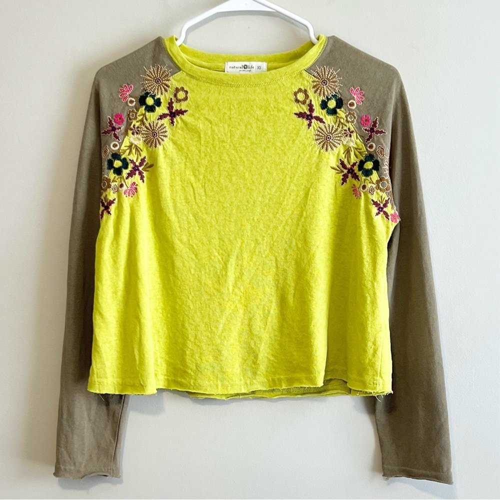 Natural Life Floral Embroidered Long Sleeve Raglan Top - Picture 1 of 5